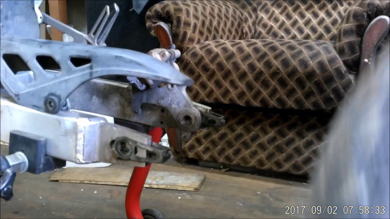 Замена приводной цепи на HONDA АХ1 смотреть онлайн