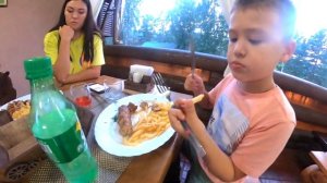 Отдых на Алтае. Сколько стоят отели в Чемале? Где поесть? Путешествуем на машине.