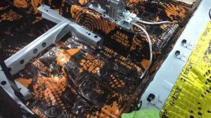 Багажник и пол шумоизоляция. Volkswagen Polo комфорт в салоне был целью, к чему и пришли в итоге