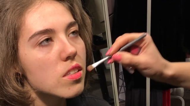 Как сделать губы Анжелины Джоли смотреть онлайн