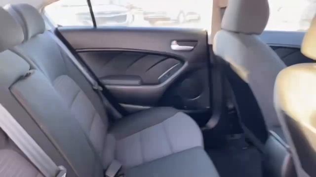 2018 Kia Forte Walkaround смотреть онлайн