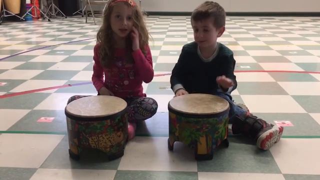 Bongo time with Amelia and Gibson смотреть онлайн