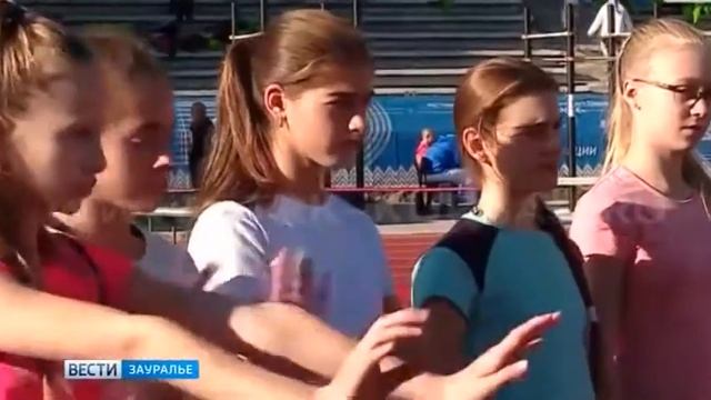 Курганские пловцы успешно сдают нормы ГТО в Артеке смотреть онлайн