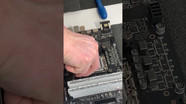 Сборка игрового компьютера (часть 1) i5 12400f + RTX 3060 смотреть онлайн