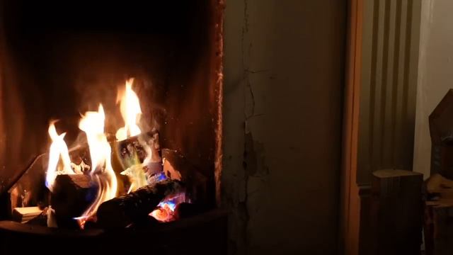 A Christmas Carol by Charles Dickens Audiobook with subtitles and a warm fire. Read by Greg Wagland смотреть онлайн