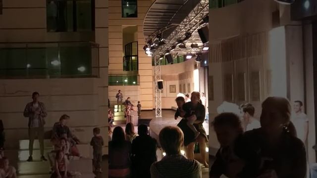 Турецкая анимация. Стеб над отдыхающими. ОЧЕНЬ СМЕШНО! Мужчина танцует танец живота. смотреть онлайн