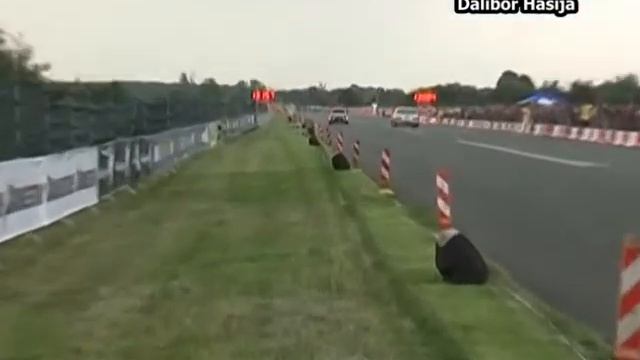 BMW 735 vs Simca смотреть онлайн
