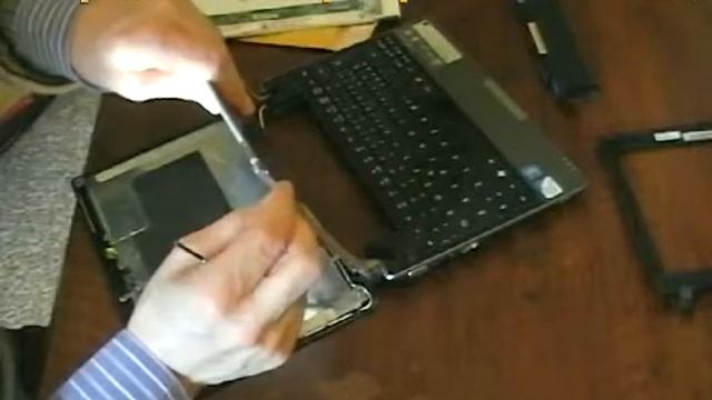 Replacement Screen on Acer Aspire One 753 U352ki