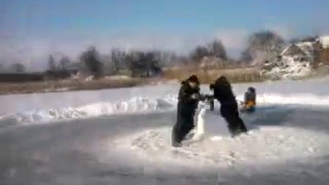 Зимняя самодельная карусель. смотреть онлайн