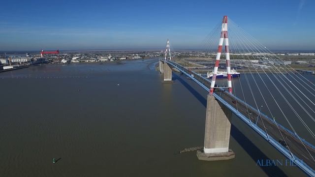 Pont de Saint-Nazaire смотреть онлайн