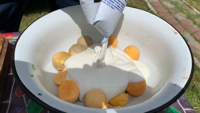 ОКРОШКА в тарелке из ЛЬДА | Рецепт на бульоне смотреть онлайн