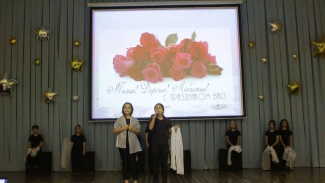 "Подарок маме" литературно-музыкальная композиция объединения "Арлекино" (руководитель Макугон О.В. смотреть онлайн