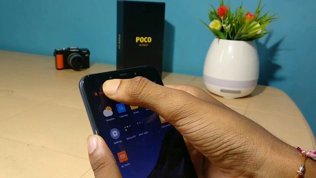 Poco F1 Unboxing and Quik Overview - Flagship Processor in Killer Price | In Hindi смотреть онлайн