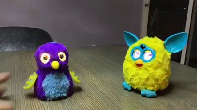 Furby 2012 VS Hatchimals | Furby World And Pets смотреть онлайн