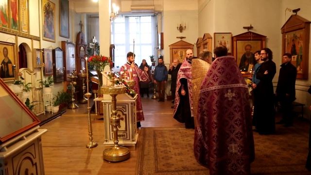 Вынос Креста на Всенощном бдении в Крестопоклонную неделю. Суббота, 26 марта 2022 г. смотреть онлайн