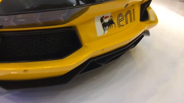 Lamborghini kuning giias 2016 смотреть онлайн