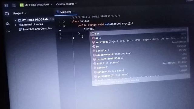 Java Hello world program смотреть онлайн