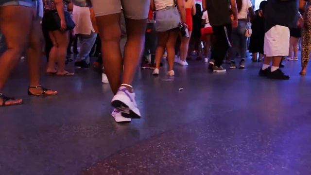 Surprise appearance in Las Vegas! смотреть онлайн