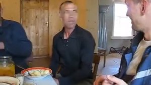 МУЖИКА ТРЯСЕТ С БОДУНА С ЖЕСТКОГО ПОХМЕЛЬЯ