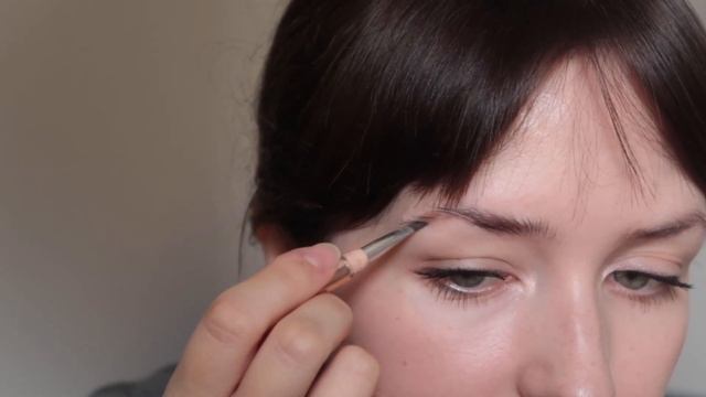 НЕПОСЛУШНЫЕ БРОВИ | ГЕЛЬ VIVIENNE SABO или МЫЛО? смотреть онлайн