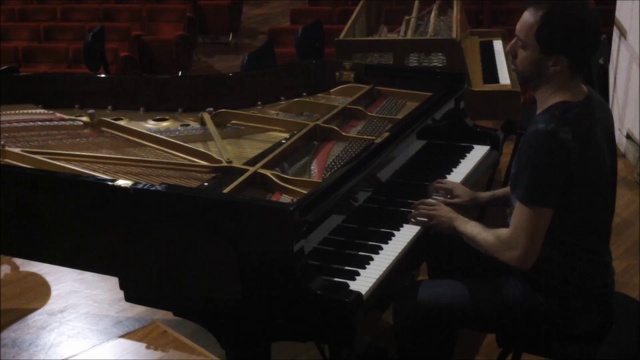 Nocturnal Waves - Davide Gullotto