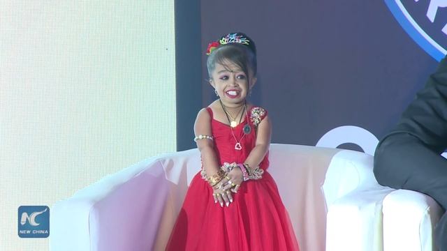 World’s Tallest Man Meets Shortest Woman In Cairo