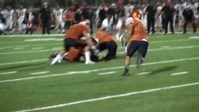 Mercedes defeats Edcouch Elsa to move to 1st in district смотреть онлайн