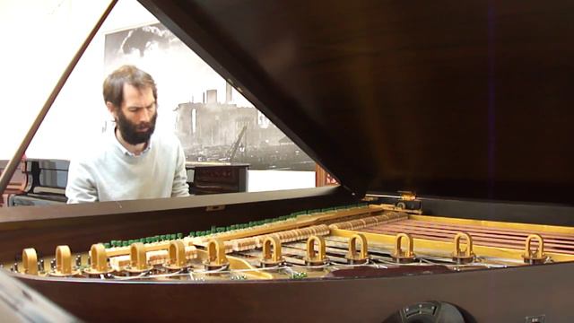 The wonderful Matthew Bourne on a Neo- Bechstein electric grand piano at Besbrode Pianos смотреть онлайн