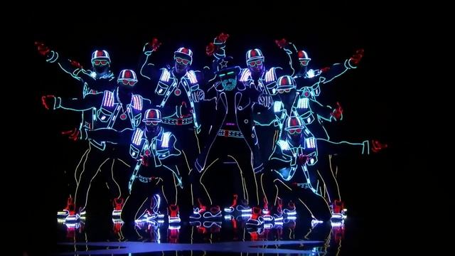 LED CLOTHES- Light Balance (from America's Got Talent) смотреть онлайн