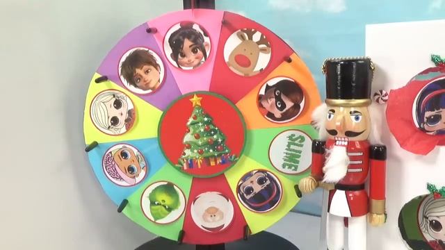 Christmas Naughty Or Nice Spinning Wheel Game 2018 New Toy Surprises смотреть онлайн
