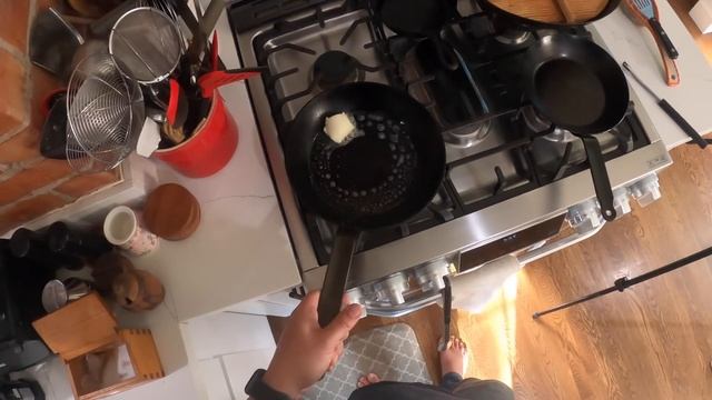 Extra-Crabby Crab Cakes | Kenji's Cooking Show смотреть онлайн
