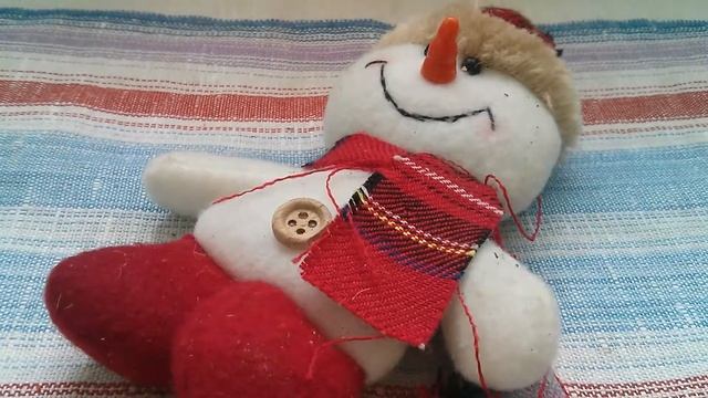 Мягкая игрушка Снеговик с шарфом смотреть онлайн
