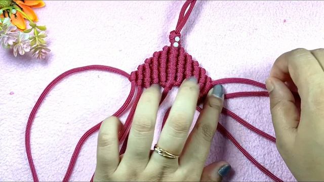 Heart Shaped Macrame Keychain Tutorial for BEGINNERS! | DIY Macrame heart key chain смотреть онлайн