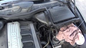 Проверка уровня масла в БМВ Е39 [how to check oil level in BMW]