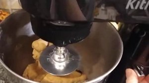 Планетарный миксер Kitfort 3080. тесто пельменое 1200 грамм муки.