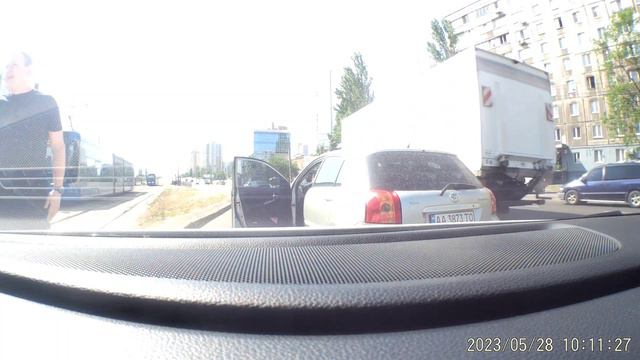 тело почему то решило что я медленно переезжаю трамвайные пути 🤭 смотреть онлайн