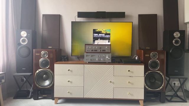 Битва усилителей Yamaha CA 1000 III против Luxman L-505v на акустике Onkyo 2000x смотреть онлайн
