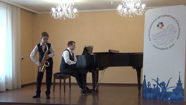 Akira Yuyama - Divertimento for Marimba and Alto Saxpphone, Долгов Александр, 12 лет, саксофон смотреть онлайн