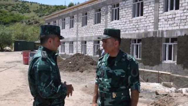 Эльчин Гулиев проверил боеготовность подразделений на границе с Арменией смотреть онлайн