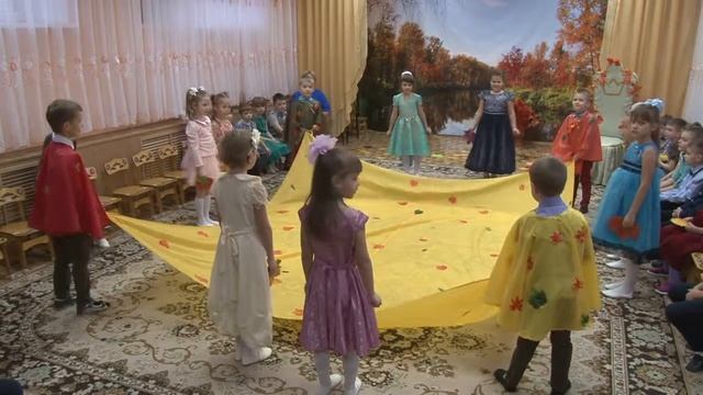 31 10 2017г Осенний утренник Танец с полотном смотреть онлайн