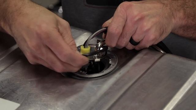 How To Install Holley's 255 LPH OEM Style EFI Fuel Tank Module смотреть онлайн