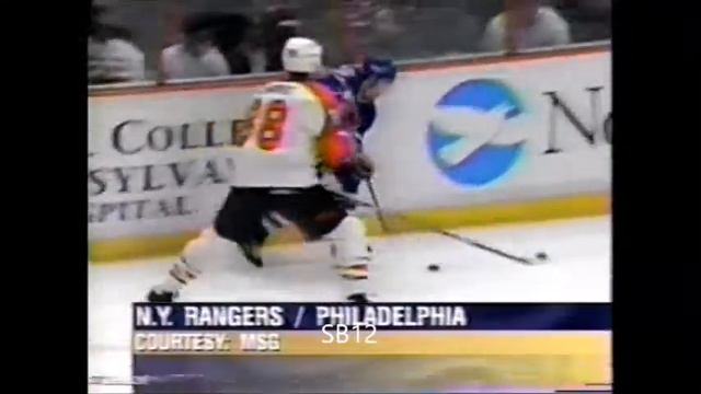 Eric Lindros hit Ray Ferraro Dec. 21/1995 смотреть онлайн
