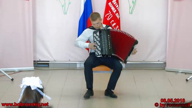 Шамбир В.В. - Попурри на военную тему (Праздничный концерт к Дню Победы, 08.05.2018) смотреть онлайн