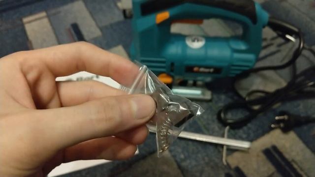 ОНЛАЙН ТРЕЙД.РУ — Лобзик электрический Bort BPS-900X-QLt