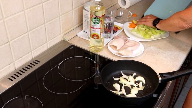 Кальмары с овощами по-дальневосточному. смотреть онлайн