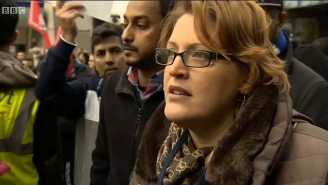 BBC News coverage of minicab drivers protest outside TfL HQ смотреть онлайн