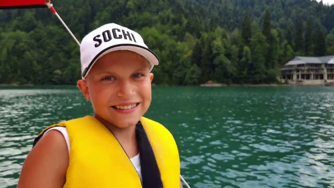 Озеро Рица. Абхазия. смотреть онлайн