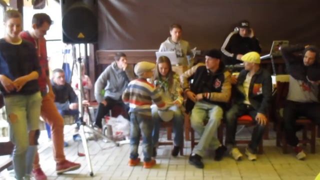 Смачный джем "Footwork Skilz" судейский выход:Inside aka Мэл, Орлов смотреть онлайн