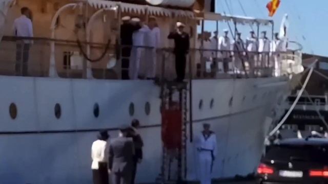 THE DANISH QUEEN MARGRETHE, PRINCESS BENEDIKTE AND QUEEN ANNE-MARIE'S VISIT TO KOLDING смотреть онлайн