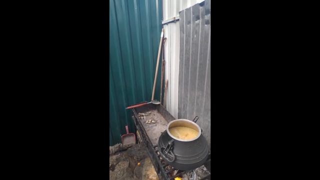 Гороховый суп с копчеными рёбрами в Авганском казане| Готовим на открытом воздухе. смотреть онлайн